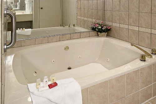 Ramada by Wyndham Asheville Southeast image 33