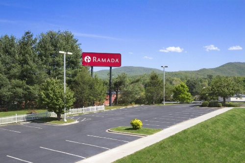 Ramada by Wyndham Asheville Southeast image 36